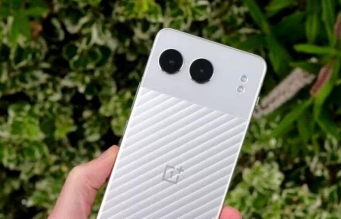 this OnePlus smartphone rated 5 out of 5 is crazy priced, and stocks are plummeting