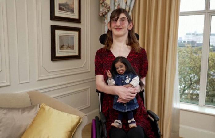 VIDEO. When the tallest and smallest women in the world meet