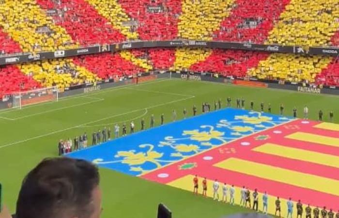 the vibrant tribute paid to the victims before the Valencia-Betis match