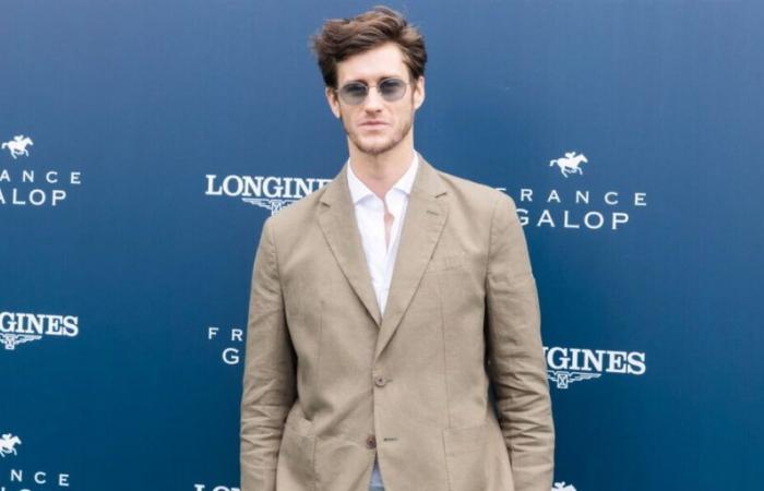 Jean-Baptiste Maunier in mourning since the death of his mother: his tender tribute