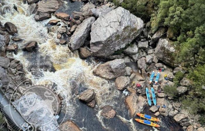 His leg remains stuck in a crevasse for 20 hours: a kayaker is amputated to be saved