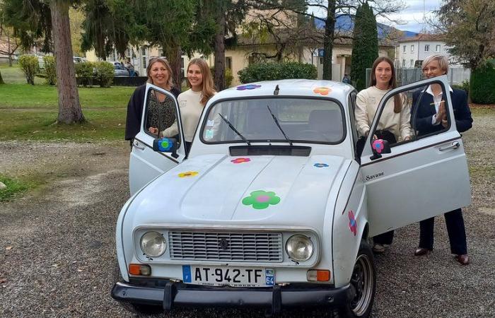 Crossing the Moroccan desert for two students from Foix, these two future school teachers are participating in the 4L Trophy