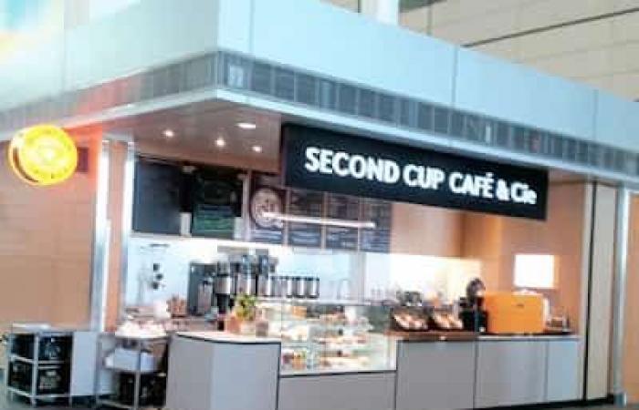 Hateful behavior of a franchisee: the owner of Second Cup outraged