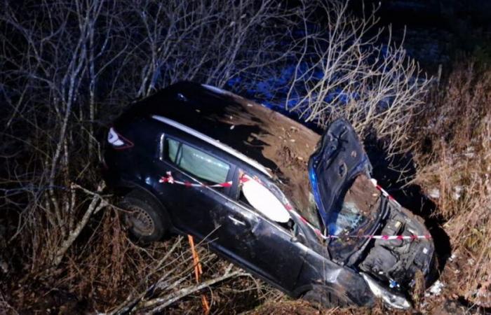 Doubs. After leaving the road, the car ends up in the ravine at Malbuisson