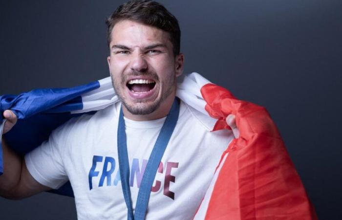 Antoine Dupont crowned best player in the world after his Olympic title