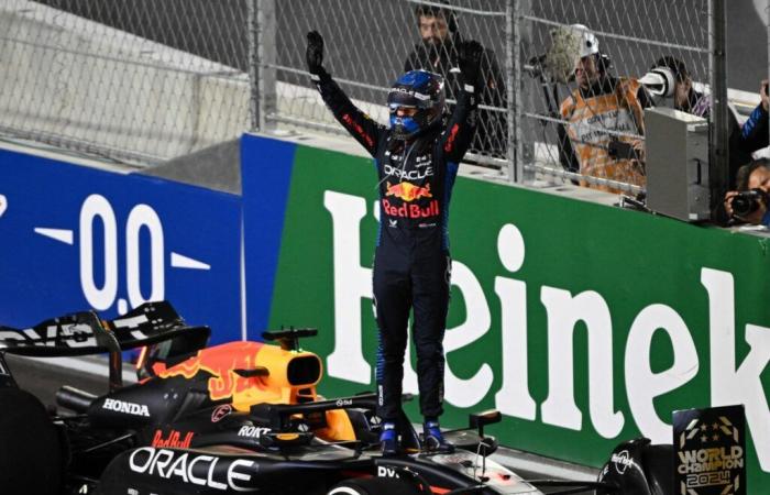 Verstappen wins fourth consecutive world title