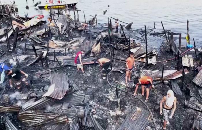 Hundreds of charred houses: fire ravages a slum in the Philippines