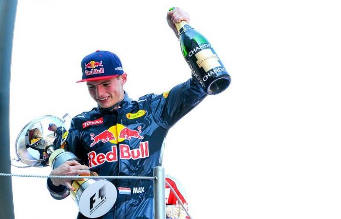 Max Verstappen is crowned F1 world champion for the fourth time!