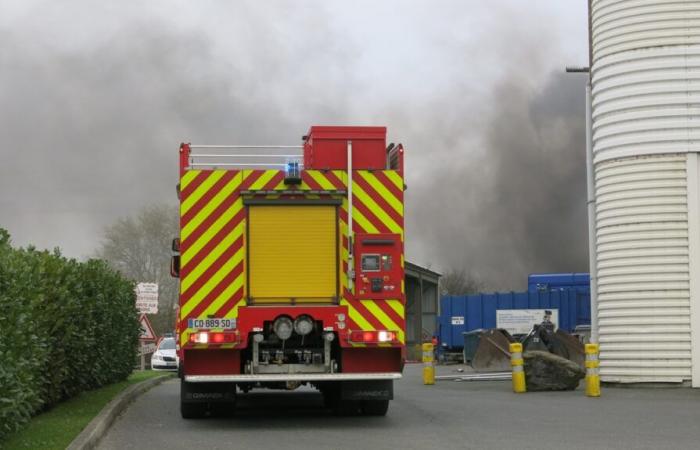 a sorting center catches fire in Indre