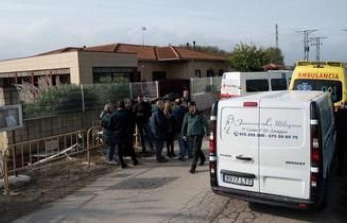 a worker dies near Valencia in the collapse of the roof of a school affected by floods