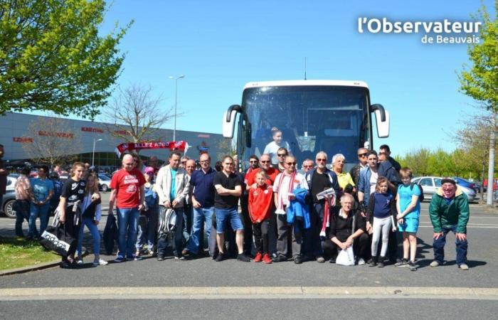 For the 8th round of the Coupe de France, AS Beauvais Oise charters a bus for its supporters