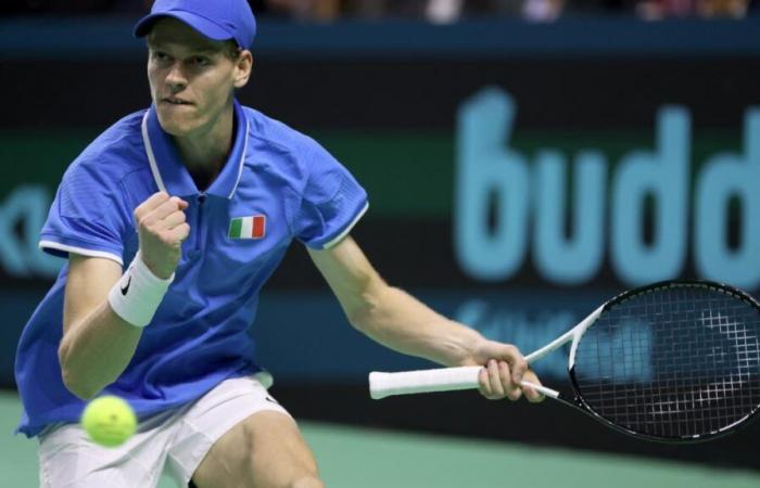 Davis Cup, Italy wins: Sinner beats Griekspoor, 2-0 over Holland