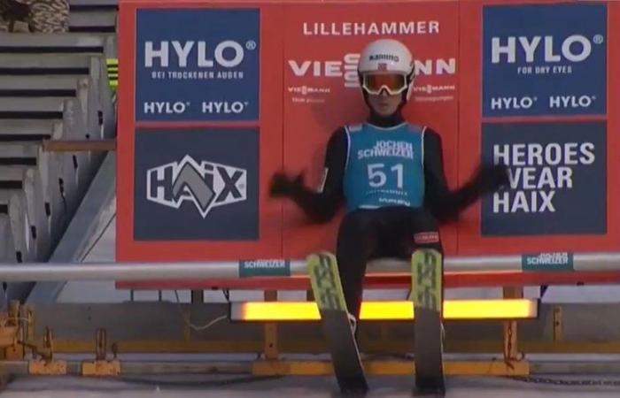 VIDEO. “Scandal!” The enormous fright of a ski jumper hit by an advertising billboard and thrown into the void