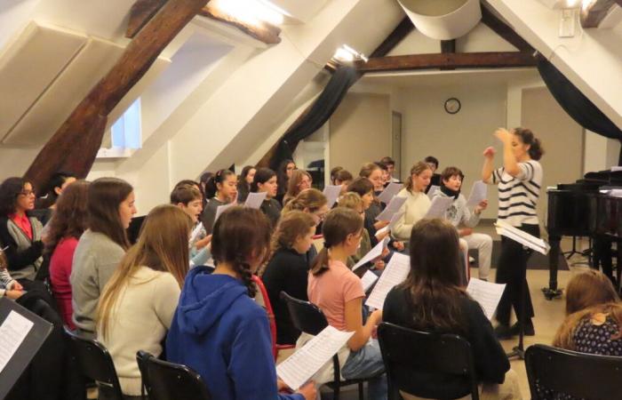 the choir of Notre-Dame de Paris is impatient to come back “home”