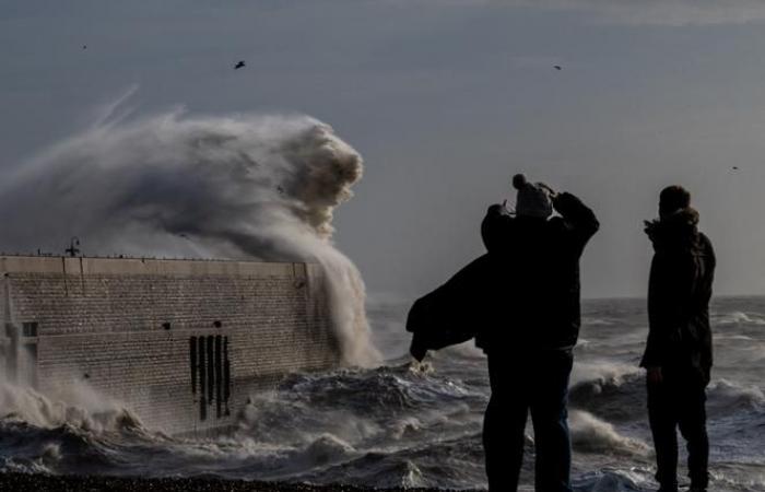 With strong winds and heavy rain, Storm Bert continues to cause damage in England and Wales