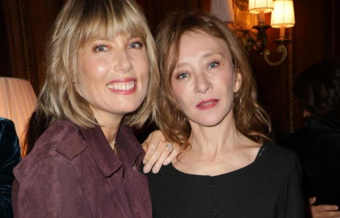 Sylvie Testud parades with her daughter Esther, her double, facing Mélanie Page and Nagui