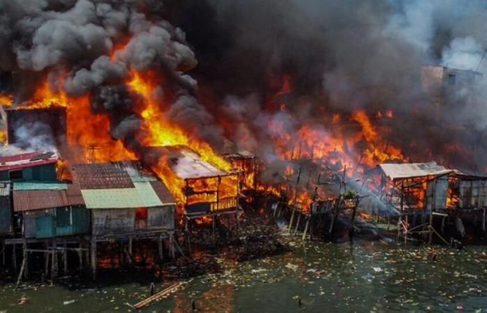 Fires: flames ravage a slum in Manila in the Philippines: News