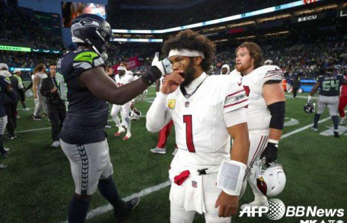 Korean quarterback Kyrer Murray of the Arizona Cardinals in the National Football League (NFL) faile..