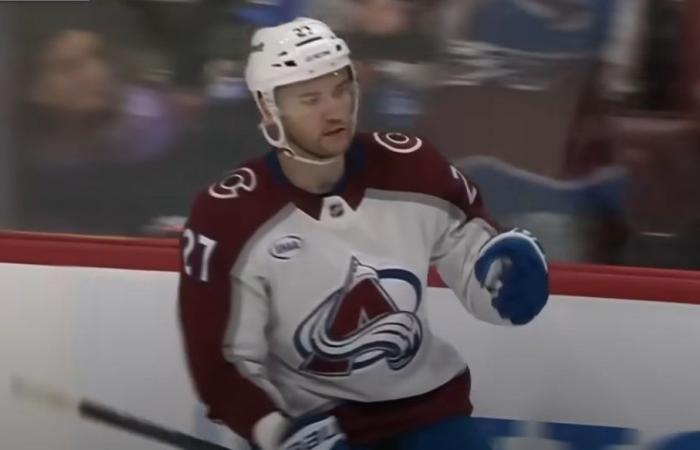 Jonathan Drouin scores his first two goals of the season