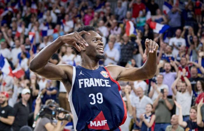 France beats Cyprus and moves closer to qualification