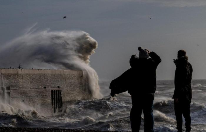 With strong winds and heavy rain, Storm Bert continues to cause damage in England and Wales