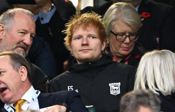 When Ed Sheeran steals the show from Rúben Amorim for his first match