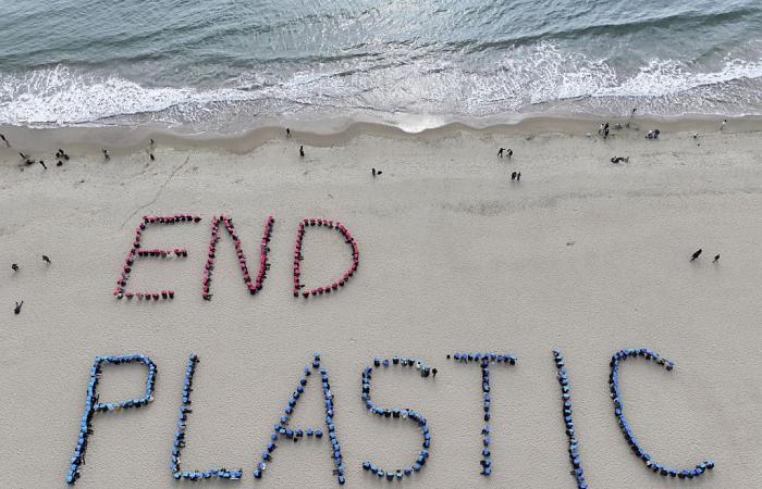 Last chance negotiations on plastic pollution