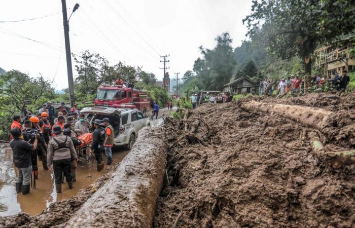 Indonesia | At least 16 dead, 7 missing in floods, landslides