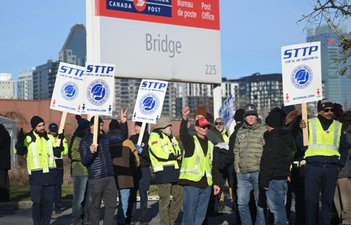 No resolution in sight at Canada Post, on 11th day of strike