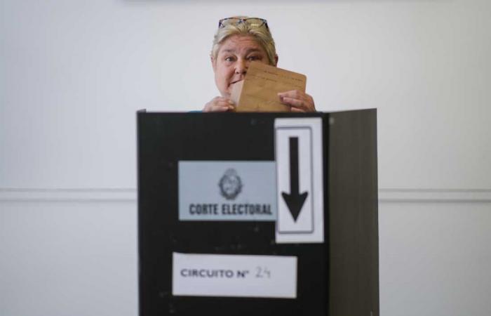 Uruguay leftist candidate elected president : NPR