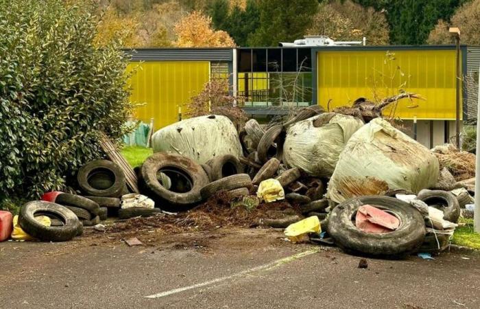 Agricultural crisis in Haute-Vienne: manure and tires dumped in front of the office of MP Stéphane Delautrette