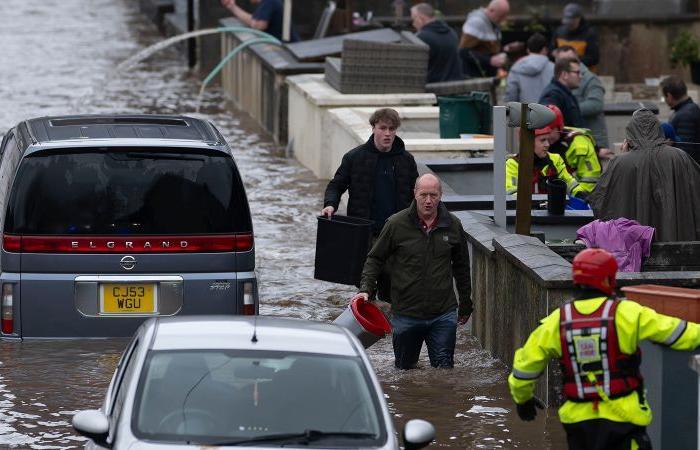 Storm Bert: Several dead as winds and rain wreak havoc across parts of Britain