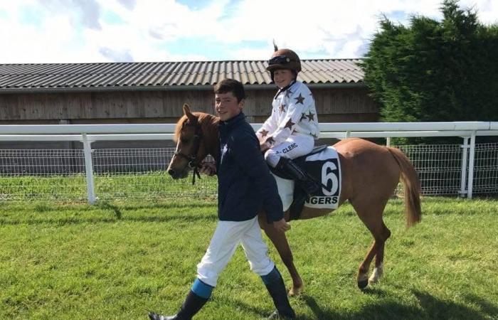 Seven years after winning his first pony race in Angers, Valentin Le Clerc breaks the ice as an apprentice on the same racecourse!