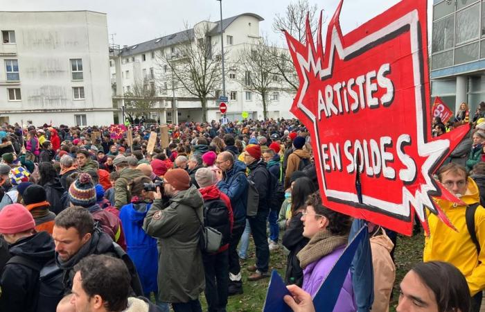 Mobilization of the world of culture in Nantes against the budget cuts decided by Christelle Morançais