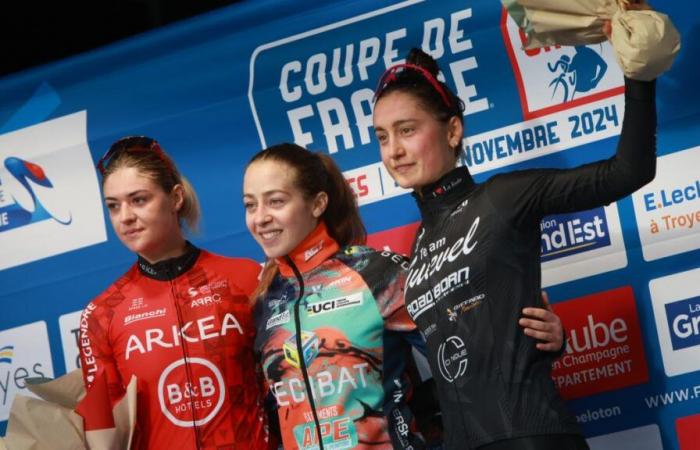 Amandine Vidon takes the lead among the women