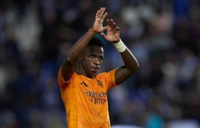 Vinicius injured and absent for a month