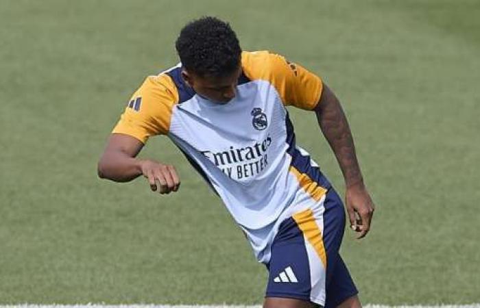 Rodrygo and Tchouaméni work alone on the pitch three days before the duel at Anfield