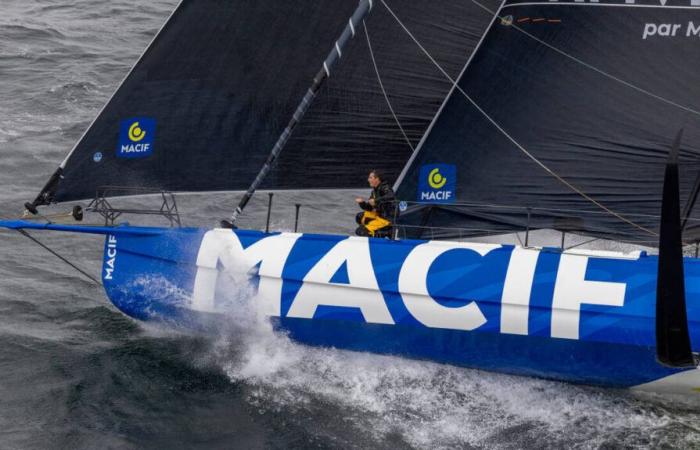 Charlie Dalin in the lead, the fleet split in two, follow the 15th day of racing