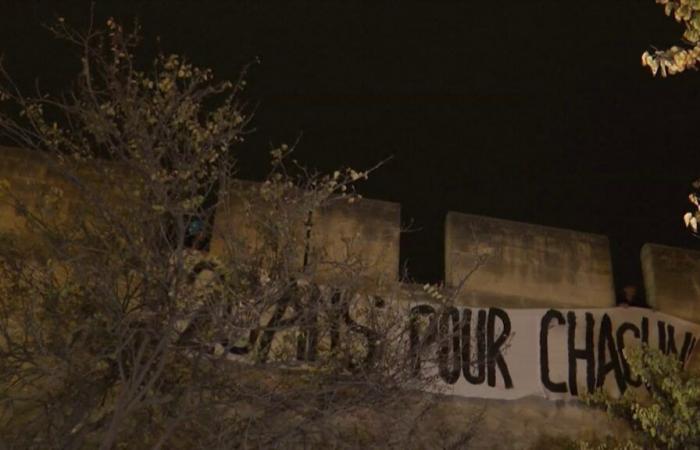 a banner displayed before the indictments of the Mazan rape trial