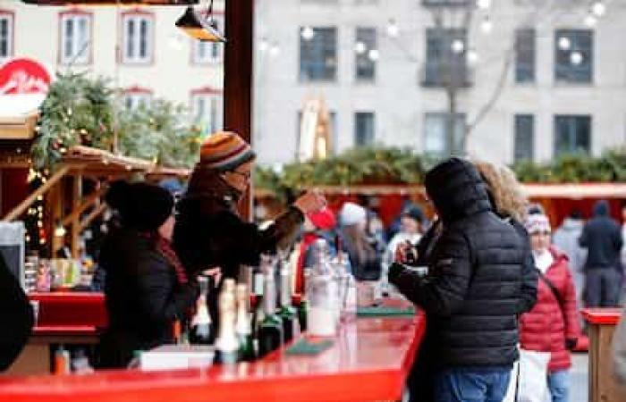 Old Quebec: the Christmas Market is in full swing despite the rain