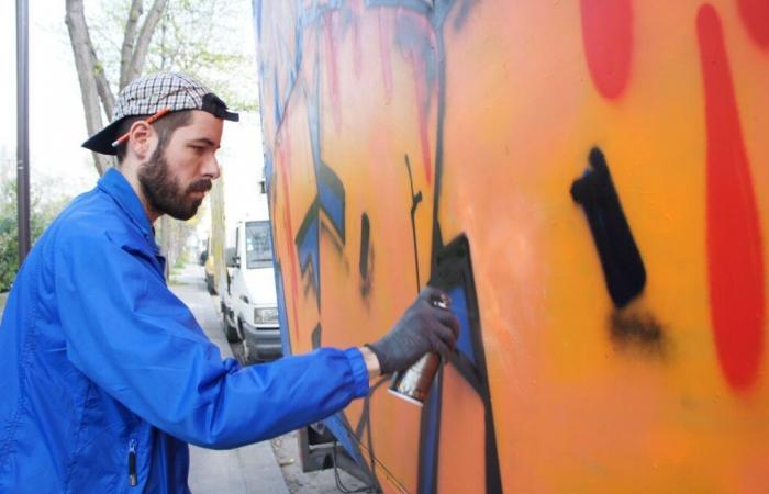 The imprisoned French graffiti artist will not be decided on his fate before December 16