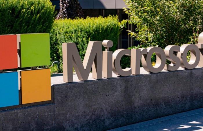 Microsoft 365 working to address potential Outlook and Teams outage