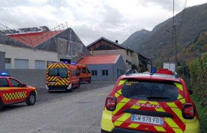 6 employees evacuated to hospital