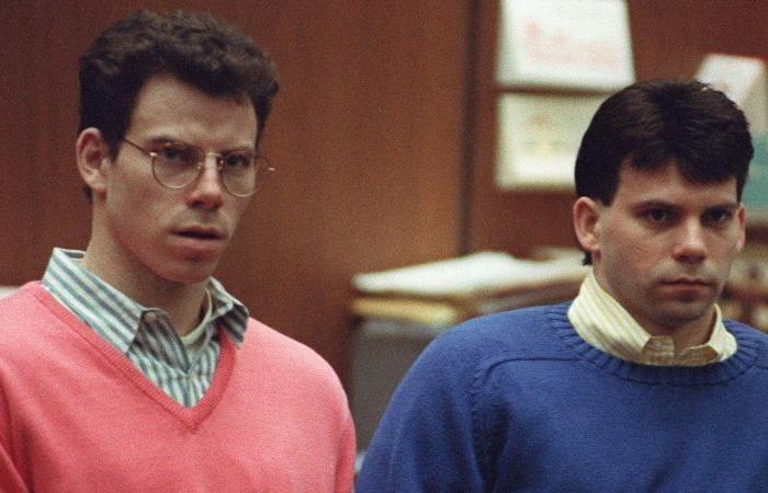 Judge delays resentencing hearing for Menendez brothers