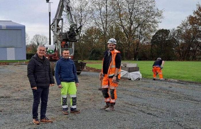 Clearances in the bocage. A City stadium® under construction