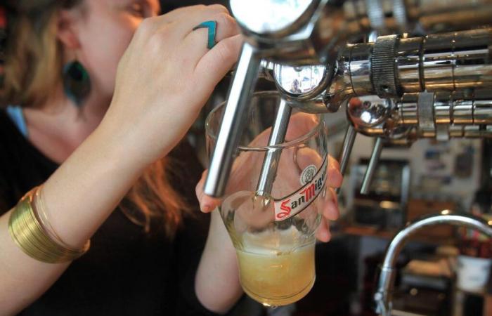 kept an eye on the associative refreshment bars and taverns in Charente-Maritime