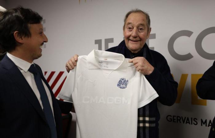 RC Lens – OM. OM's gift for Gervais Martel's 70th birthday