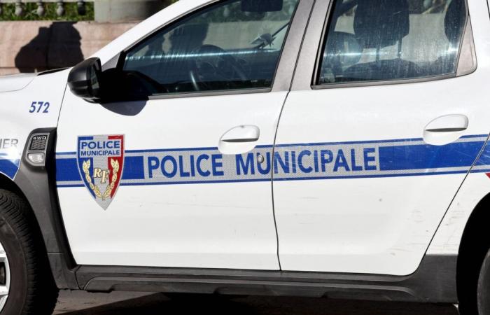 In this city of Gironde, justice orders the mayor to report his only police car