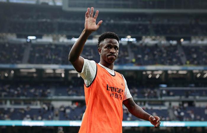 Vinícius complains about “crazy calendar” – injury already in the first half?