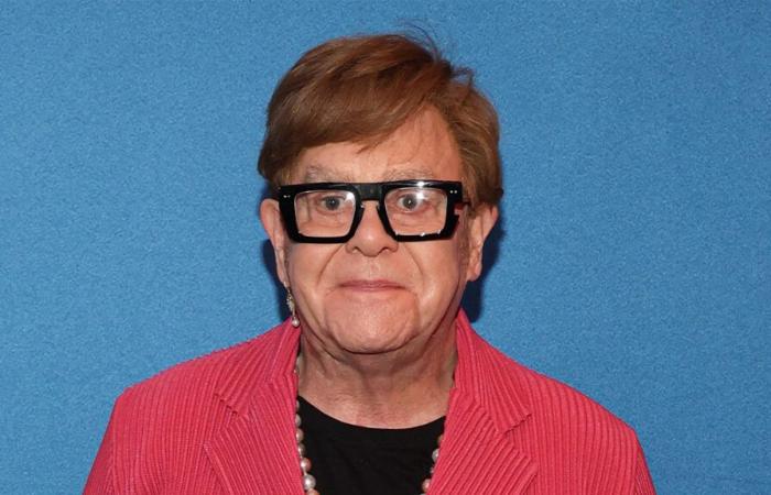 Elton John at his worst… Victim of a serious infection, the singer can no longer see anything